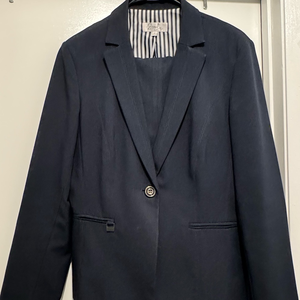 Size -12 Navy blue pantsuit